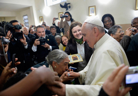 papa Francisco visita favela Manguinhos Comunidad Varginha JMJ Río 2013