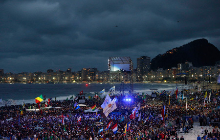 fiesta de acogida de los jóvenes JMJ Río 2013 en la Playa de Copacabana