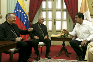 Pietro Parolin con Nicolás Maduro, presidente de Venezuela, junio 2013