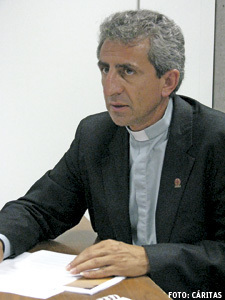 Raed Abu Sahlia, sacerdote palestino y director de Cáritas Jerusalén