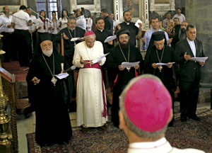 líderes religiosos en oración en el patriarcado melquita-católico de Damasco, vigilia de oración por Siria, 7 septiembre 2013