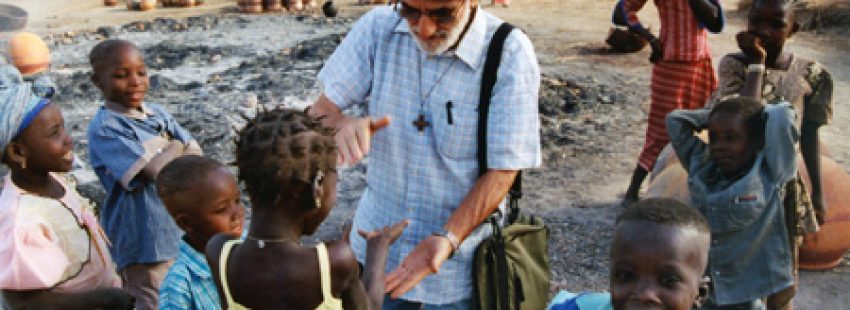 Domund 2013 - Misionero español en la misión en un país en el continente africano