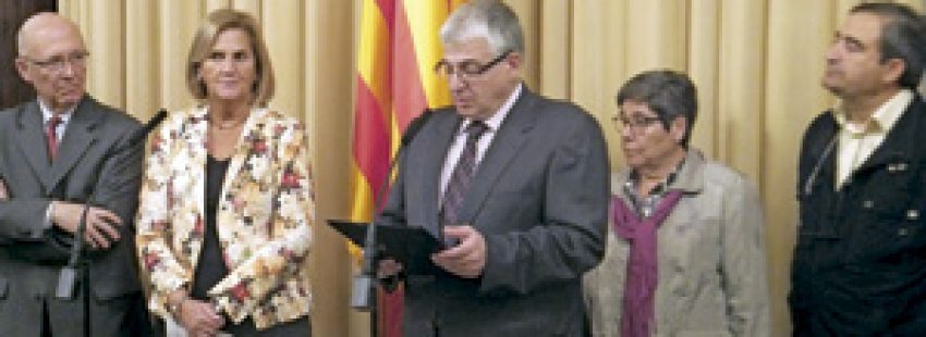 Núria Gispert, presidenta del Parlament de Cataluña, con las entidades cristianas que se han adherido al Pacto Nacional por el Derecho a Decidir