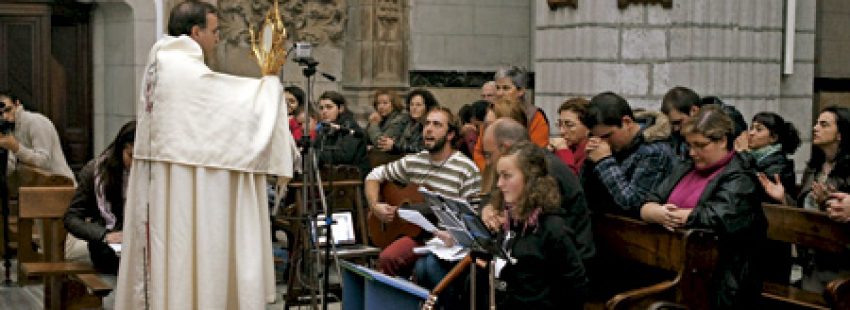 Proyecto Adorar, adoración eucarística en la Parroquia de la Anunciación de Santander