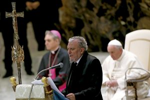 intervención de Kiko Argüello durante la audiencia del Camino Neocatecumenal con papa Francisco 1 febrero 2014