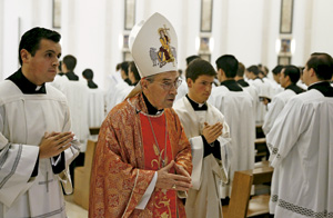 cardenal Velasio De Paolis, delegado pontificio de la Legión de Cristo en la apertura del capítulo general extraordinario 8 enero 2014