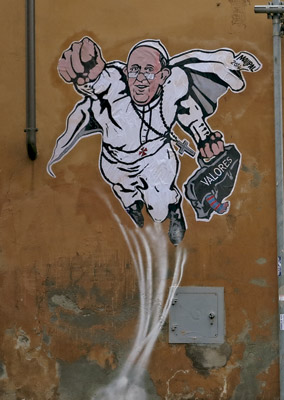 dibujo del papa Francisco caricaturizado como un superhéroe en una pared de Roma