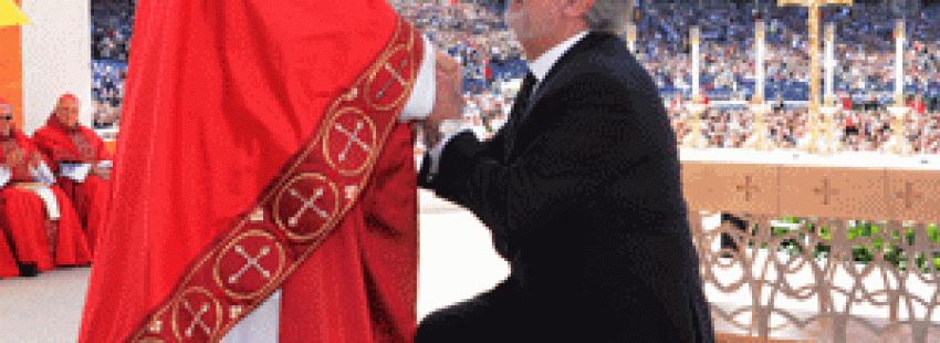 Plácido Domingo ante el papa Benedicto XVI, en 2008.