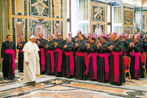Encuentro papal con 138 nuevos obispos.