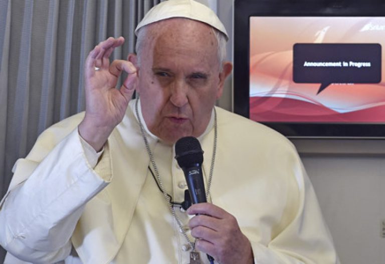 papa Francisco avión papal a Filipinas enero 2015