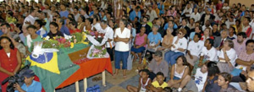 funeral en 2005 de Dorothy Stang, misionera estadounidense en Brasil promotora de los derechos de los indígenas, asesinada