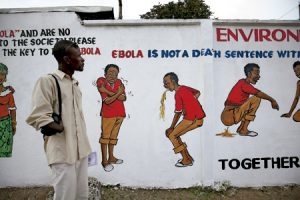 mural informativo sobre el ébola en Monrovia, Liberia