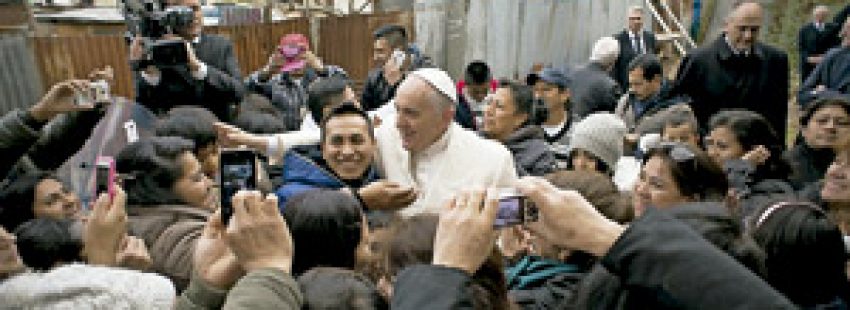 papa Francisco visita la parroquia romana de San Miguel Arcángel febrero 2015