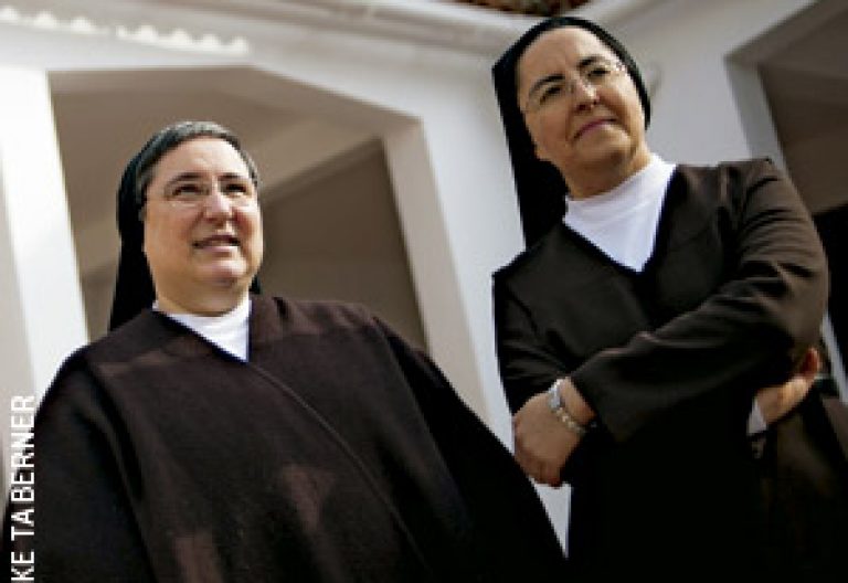 María José Pérez González y Estibalitz Reino, carmelitas descalzas. Foto de Kike Taberner