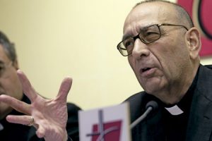 Juan José Omella, obispo de Calahorra y La Calzada-Logroño, presenta la instrucción pastoral Iglesia servidora de los pobres CEE 27 abril 2015
