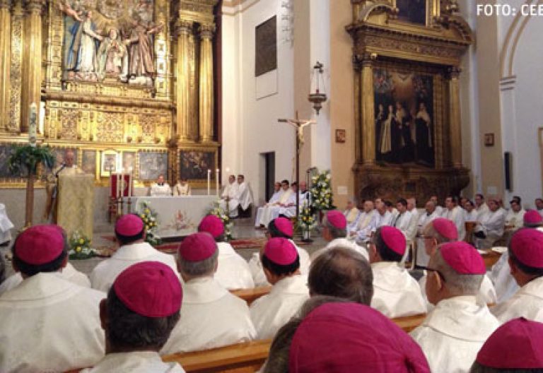 obispos españoles peregrinan a Ávila V Centenario Teresa de Jesús clausura Asamblea Plenaria 24 abril 2015