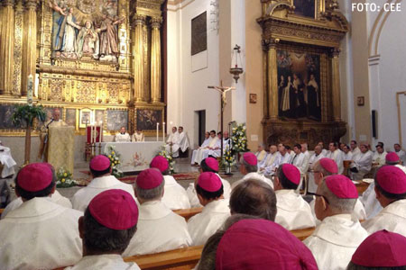 obispos españoles peregrinan a Ávila V Centenario Teresa de Jesús clausura Asamblea Plenaria 24 abril 2015