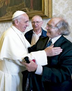 el papa Francisco recibe a Adolfo Pérez Esquivel junio 2013