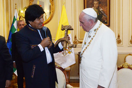 papa Francisco con Evo Morales en Bolivia viaje 8 julio 2015