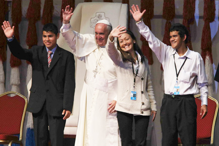 papa Francisco con los jóvenes de Paraguay, 12 julio 2015