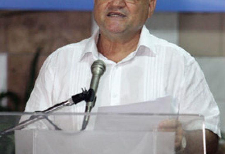 miembro del secretariado de las FARC-EP, Luis Antonio Losada Gallo, alias Carlos Antonio Lozada, en La Habana, donde continúan los diálogos de paz con representantes del Gobierno colombiano 16 septiembre