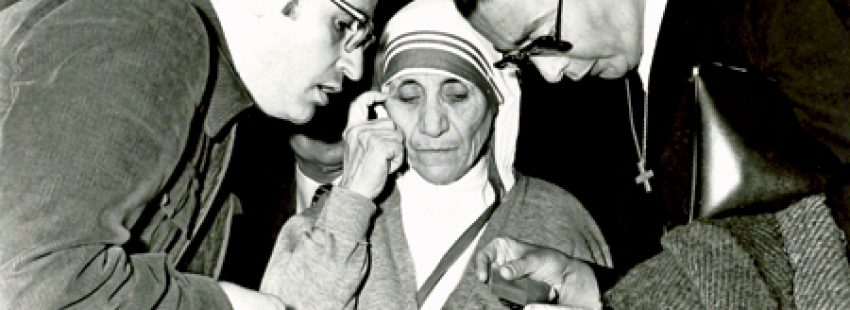 Madre Teresa de Calcuta con José Luis González-Balado en un viaje a Madrid