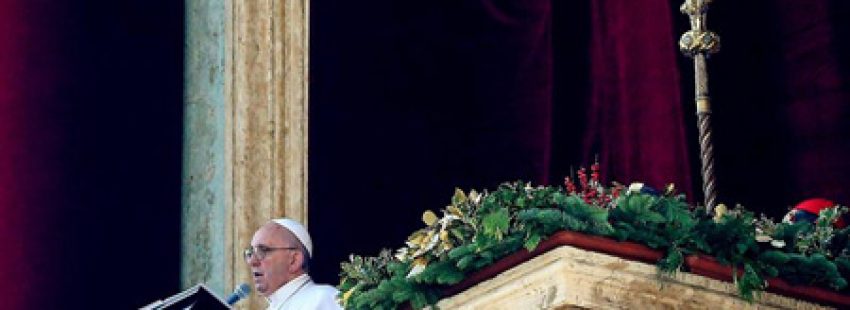 papa Francisco mensaje de Navidad Urbi et Orbi 2015 desde el balcón de la logia central de la Basílica de San Pedro Vaticano 25 diciembre 2015