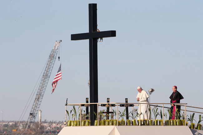 El Papa denuncia en Ciudad Juárez que los inmigrantes son tratados como  “carne de cañón”
