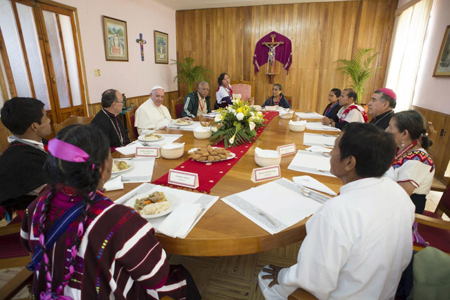 papa Francisco almuerzo con representantes indígenas en San Cristóbal de las Casas, Chiapas, 15 febrero 2016