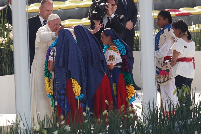 papa Francisco con los jóvenes de México papa Francisco encuentro con los jóvenes de México en Morelia 16 febrero 2016
