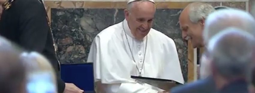 papa Francisco recibe el Premio Carlomagno Vaticano 6 de mayo 2016