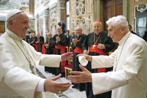 papa Francisco y Benedicto XVI