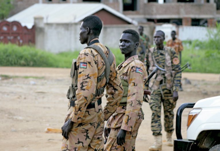 militares en Sudán del Sur al borde del genocidio durante la guerra civil 2016