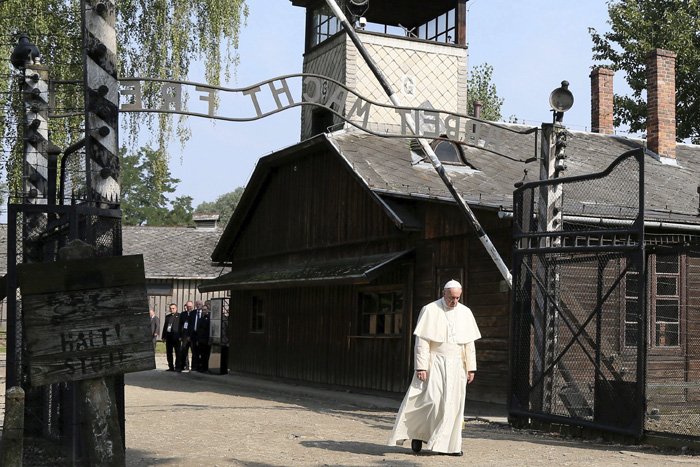 papa Francisco visita el campo de concentración de Auschwitz en Polonia 29 julio 2016