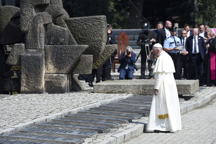 papa Francisco visita el campo de concentración de Auschwitz en Polonia 29 julio 2016