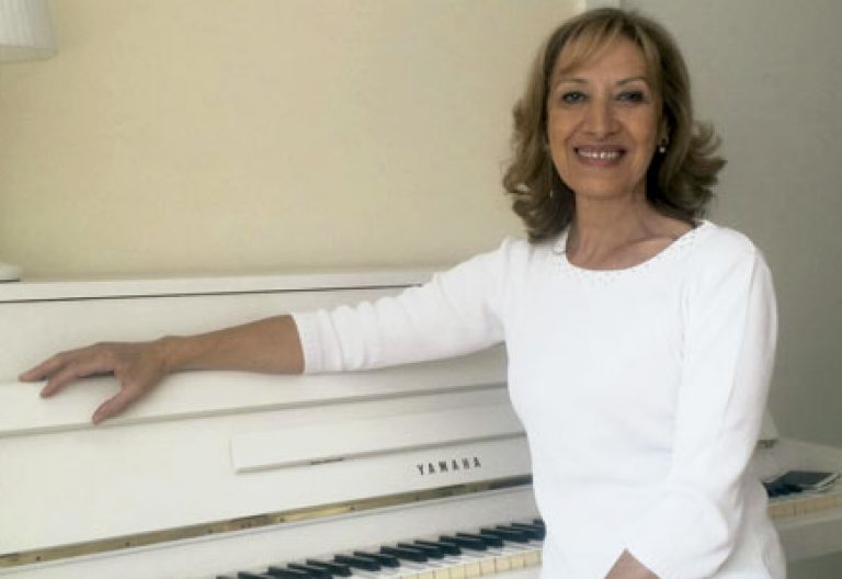 Pilar Márquez, mezzosoprano y autora del libro Cristo, música de Dios PPC