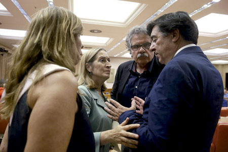 Ana Pastor, presidenta del Congreso, con los diputados Alicia Sánchez Camacho, José Antonio Bermúdez de Castro y Joan Tardá, en una reunión en el Congreso de los Diputados 12 septiembre 2016