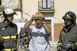 sacerdote Savino DAmelio párroco en Amatrice Italia terremoto 24 agosto 2016