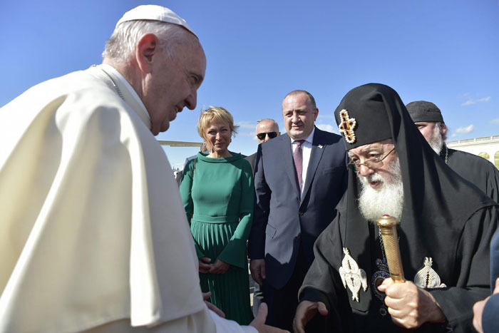 papa Francisco visita viaje Georgia ceremonia de bienvenida en el aeropuerto de Tiflis 30 septiembre 2016
