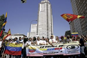 manifestación en Madrid de exiliados venezolanos en España, reclamando el revocatorio en Venezuela