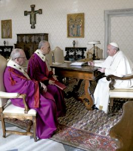 papa Francisco con Pio Vito Pinto decano del Tribunal de la Rota Romana en la apertura del año judicial 2017
