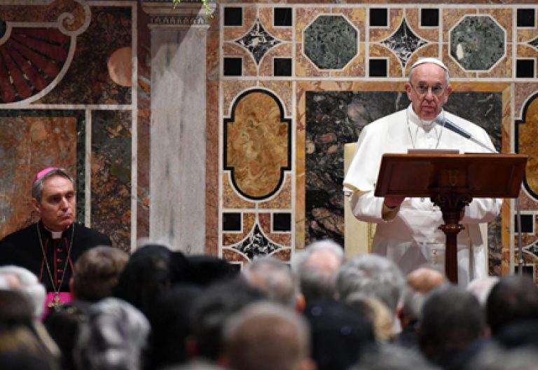papa Francisco dirige discurso al Cuerpo Diplomático acreditado ante la Santa Sede 9 enero 2017 Sala Regia Vaticano