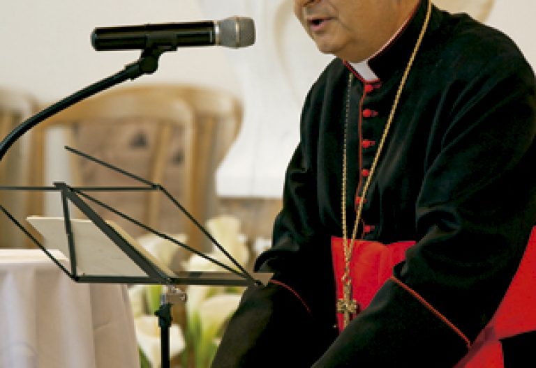 cardenal Mauro Piacenza, penitenciario mayor de la Santa Sede