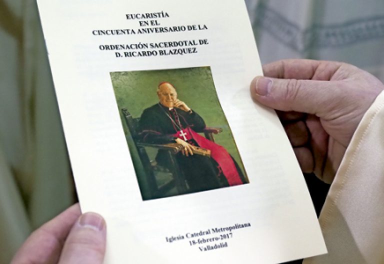 folleto de la celebración de las bodas de oro sacerdotales de Ricardo Blázquez en la catedral de Valladolid 18 febrero 2017