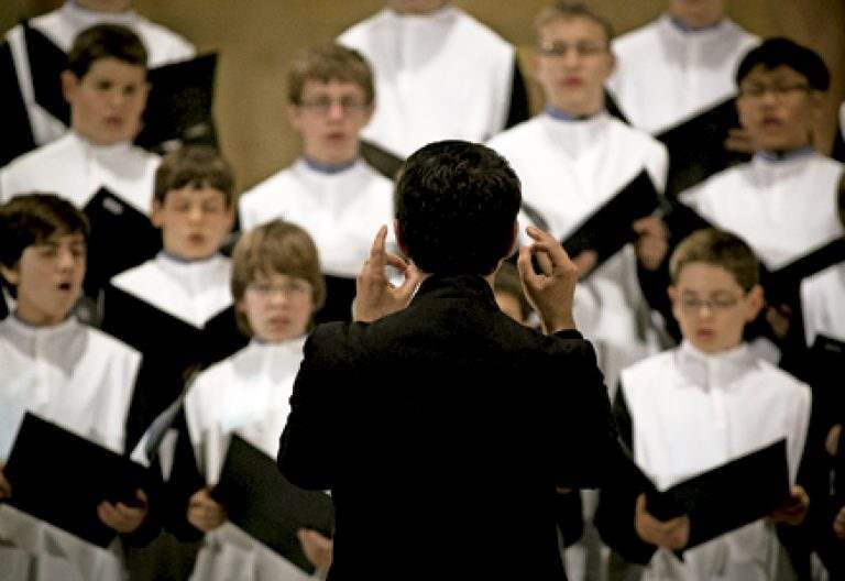 imagen de archivo del coro de la escolanía de Montserrat dirigido por Bernat Vivancos