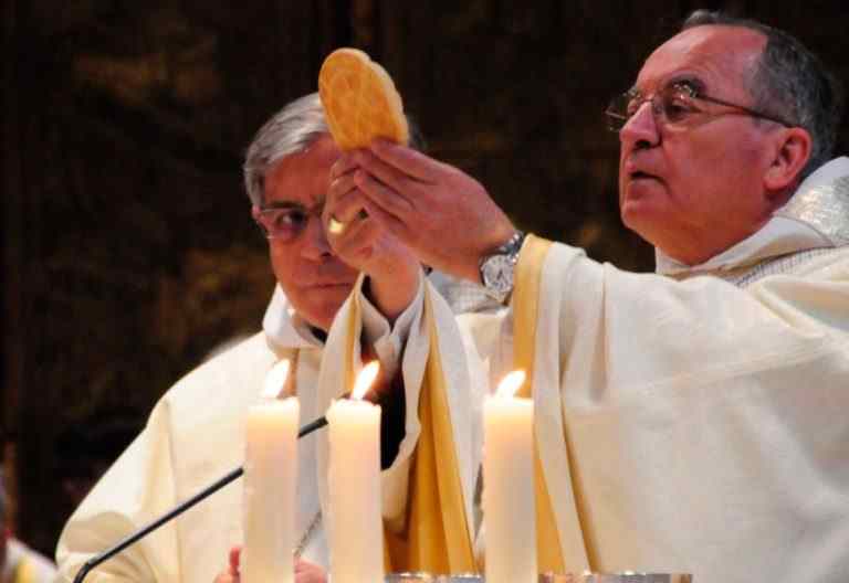 El arzobispo de Tarragona, Jaume Pujol en la abadía de Montserrat por la festividad de la patrona de Cataluña 27 de abril de 2017