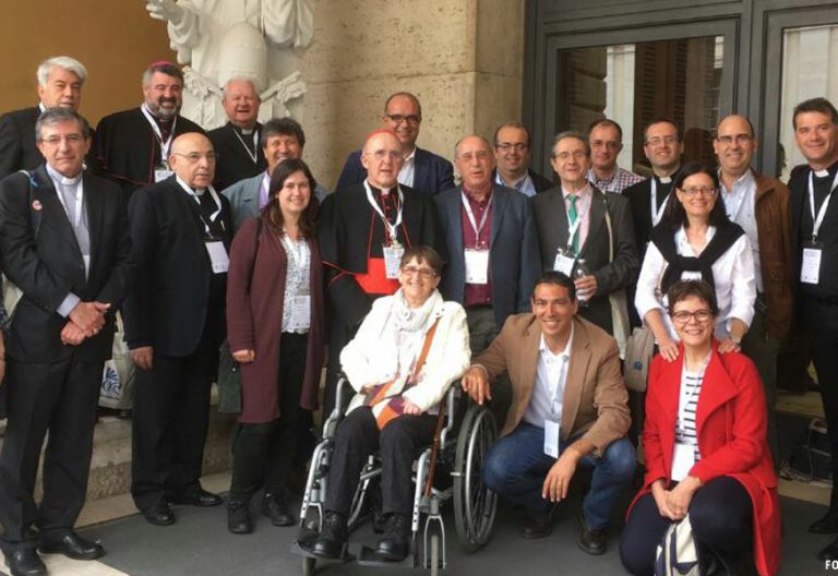 foto de familia delegación española II Congreso Internacional Acción Católica Roma abril 2017