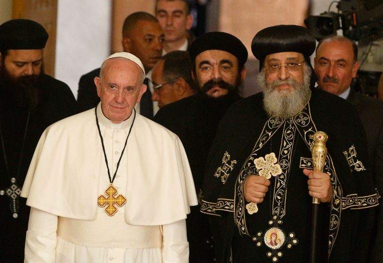 papa Francisco visita a Tawadros II, Patriarca de Alejandría de los Coptos, El Cairo viaje apostólico 28 abril 2017