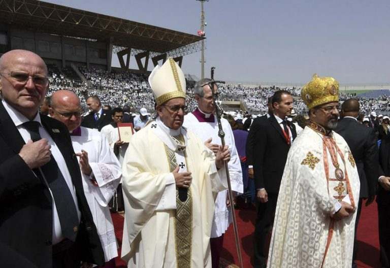 papa Francisco viaje Egipto 29 abril 2017 preside misa con los católicos Estadio Air Defense