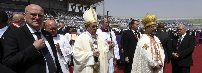 papa Francisco viaje Egipto 29 abril 2017 preside misa con los católicos Estadio Air Defense